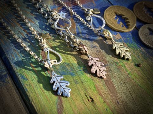 Oak leaf bracelet, nature jewelry, acorn charm - Botanical Bird